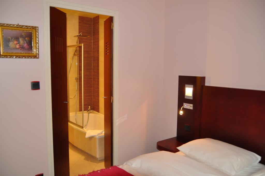 Hotel Relais De La Cote D'Or Семюр-ан-Оксуа Екстериор снимка